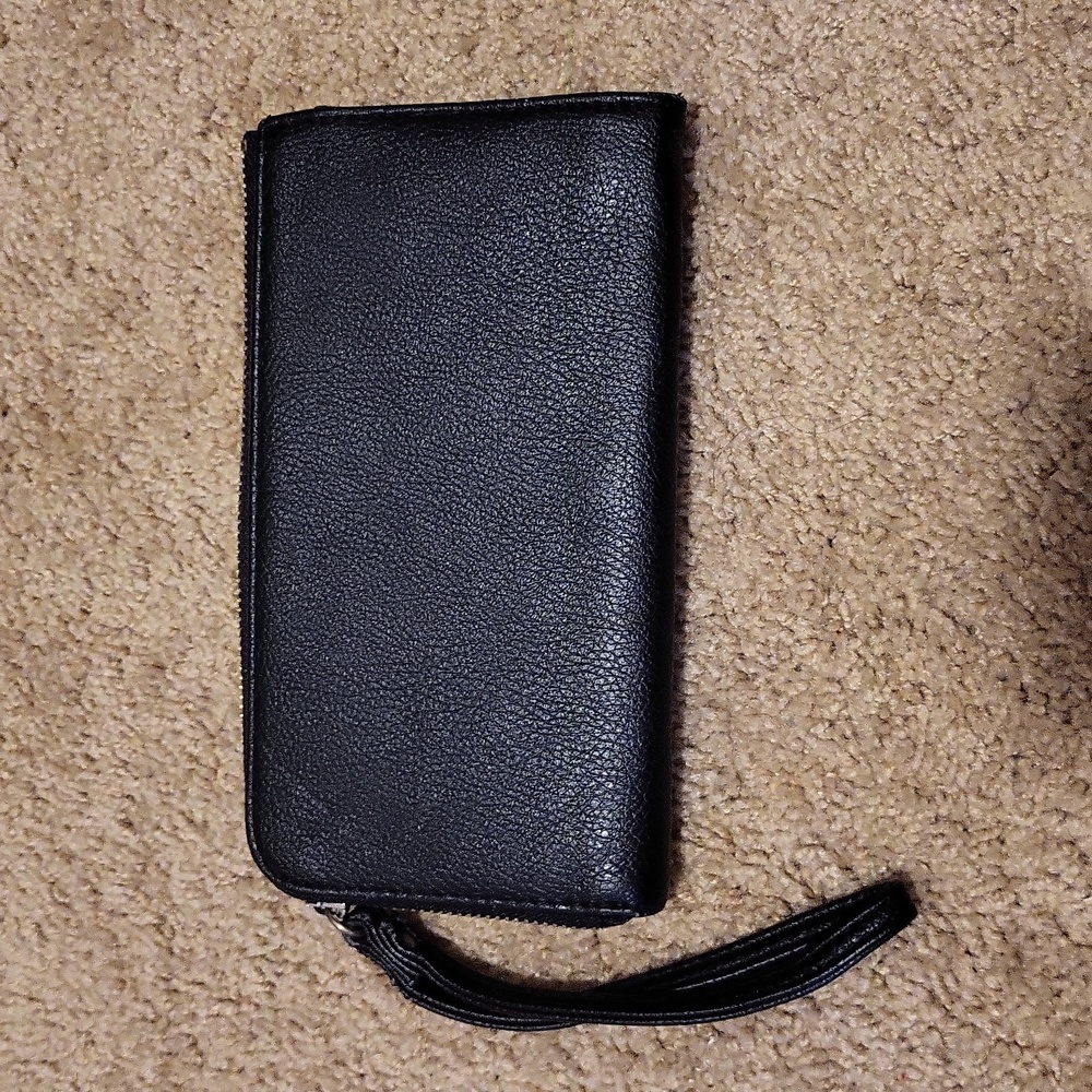 Aeropostale wristlet